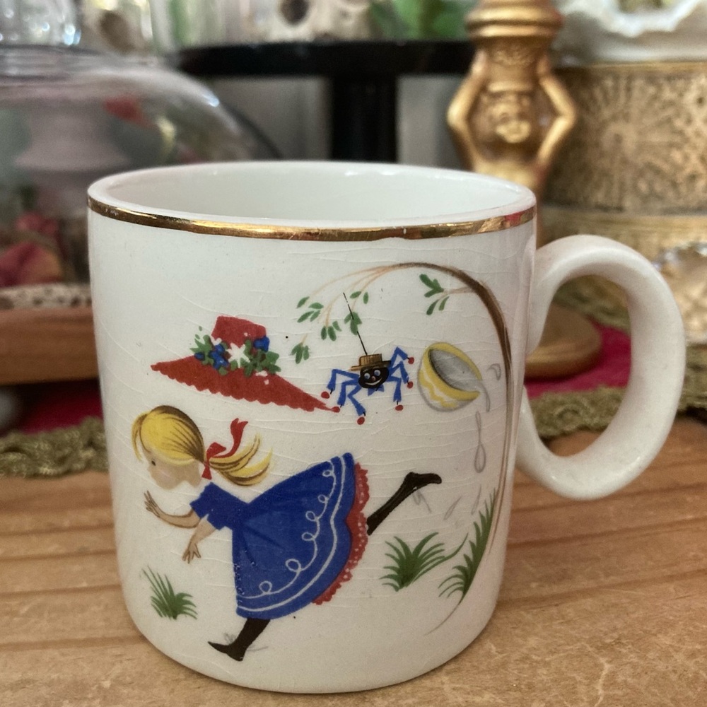 Arklow Nursery Rhyme Ceramic Mug with Little Miss Muffet and gold rim